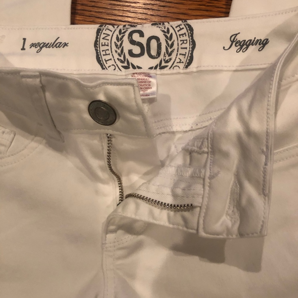 SO white jeggings, great condition. Size 1